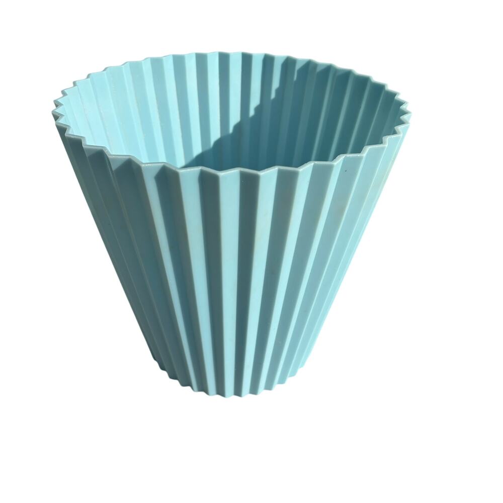 Vintage Fesco 4836 Pleated Trash Can Waste Basket Made in USA Pleated Baby Blue
